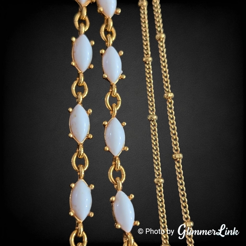 Avon 2009 White Cabochon Y Style Necklace Gold Tone Drop Pendant - Picture 4 of 11